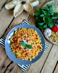 پاستا پنه با سس آرابیاتا