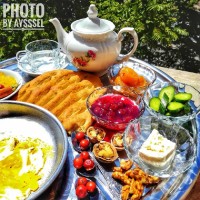 صبحانه مربا زردآلو