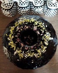 کیک ساده با روکش گاناش