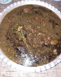 قرمه سبزی با پلوی زعفرانی