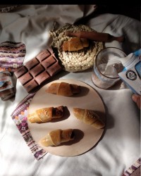 نان کروسان شکلاتی