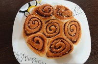 نان رول دارچین و گردو