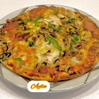 اینم یه پیتزای خوشمزه و فوری مال آیلار خانم داغ داغ خورد