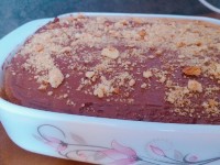 کیک وانیلی با روکش شکلاتی