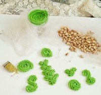 کرم پسته فرم گرفته