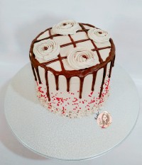 کیک شکلاتی فندقی