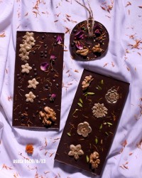 شکلات تخته ای مغز دار