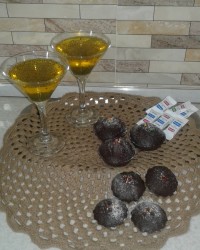 کاپ کیک وشربت زعفرونی با تخم شربتی