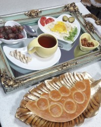 ساندویچ نیمرو با گوجه