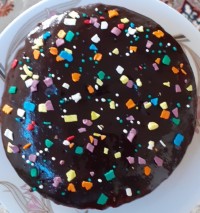 کیک خامه ای با روکش گاناش