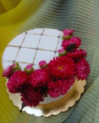 کیک با فیلینگ موز و گردو