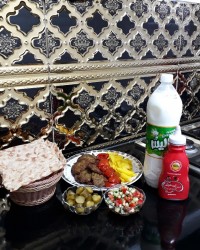 شامی کباب با مخلفات؟؟