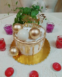 کیک با فیلینگ موز و گردو