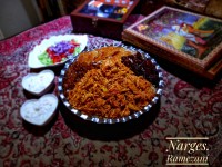 رشته پلو با خرما وکشمش ومرغ ریش ریش شده