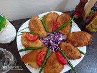 پیراشکی مرغ و سیب زمینی