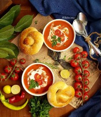 سوپ گوجه فرنگی (فرانسوی) نان فانتزی خانگی