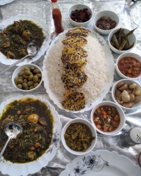 قورمه سبزی خانم عاقا عباس