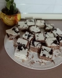 شیرینی میکادو عالی بود جاتون سبز