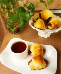 نان با مغز نوتلا.