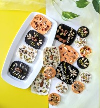 شکلات تخته ای مغز دار