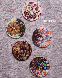 شکلات تخته ای مغز دار