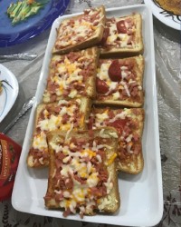 اسنک کالباس پنیری و شربت آبلیمو