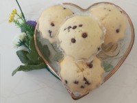 کاپ کیک با تکه های شکلات