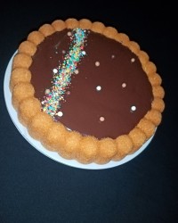 کیک ساده باروکش گاناش