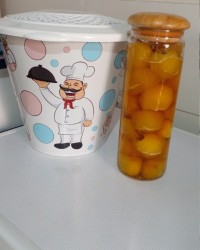 مربا سیب درسته و دمی گوجه