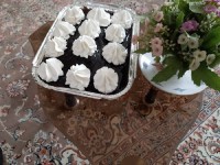 کیک وانیلی با روکش شکلات