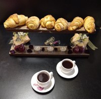 شیرینی گاتا لطفاً کپشن خوانده شود