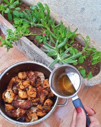 جوجه کباب با سس مخصوص باربیکیو