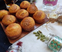 کیک یزدی با طعم هل وگلاب