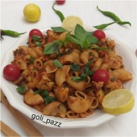 پاستا با سس گوجه و ریحان