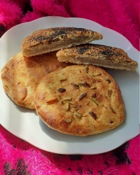 نان گاتا گردویی