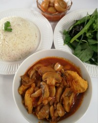 خورش قارچ و مرغ