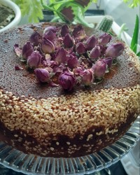 کیک کنجد وکاکائو با عطر خوش گلاب تقدیم نگاه پرمهرتون ?