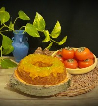 کیک خرمالو با سس خرمالو