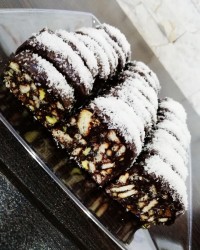 شکلات بیسکویتی