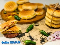 پنینی سیب زمینی و پنیر