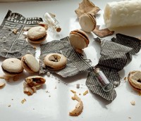 شیرینی پفکی گردویی لطفاً کپشن خوانده شود