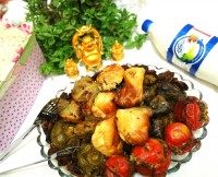 دلمه برگ مو، کلم، فلفل، گوجه، مرغ، گوجه خشک
