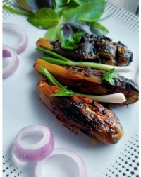 قرار گروهی بادمجان شکم پر