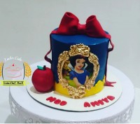 کیک سفید برفی