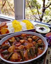 خورش بامیه با مرغ