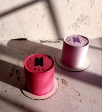 مینی کیک ساده و شیک گروه (بی تی اس)