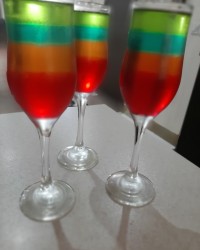 ژله رنگین کمون و سالادفصل