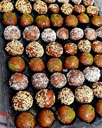 حلوا خرما کنجدی لقمه ای