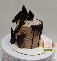 کیک خامه شکلاتی