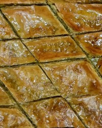 باقلوای خودم پز تقدیم به دوستان عزیز جمعتون همیشه پایدار???